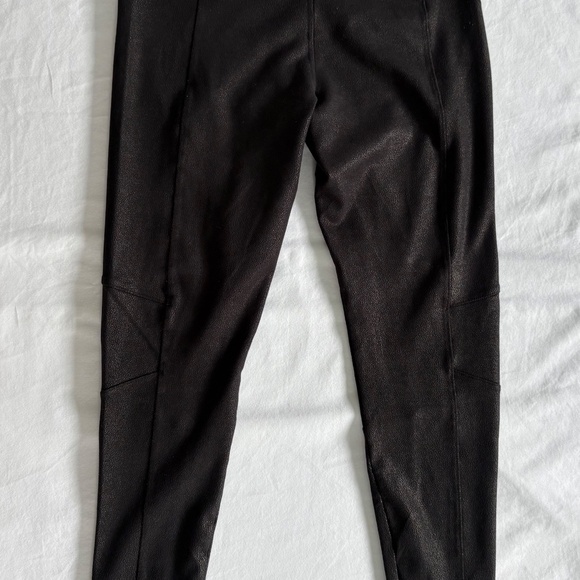 Splendid Women’s Black Patchwork Speckled Cracked Coated Leggings - Size M. - Picture 4 of 11